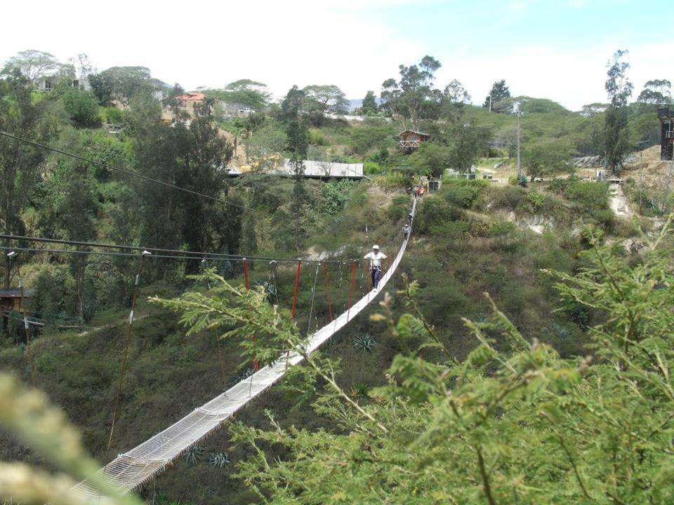 Nayon Xtreme Valley Hotel Quito Exterior photo
